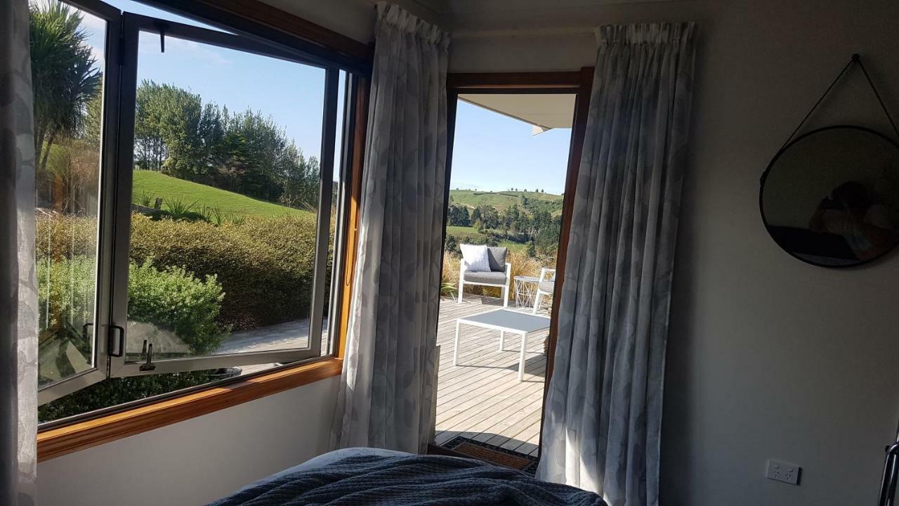 Above The River Karapiro Bed & Breakfast Exterior photo